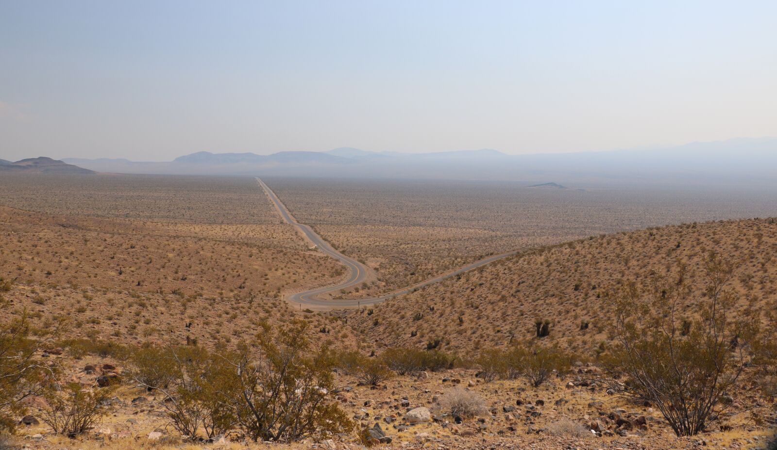 Canon EOS 750D (EOS Rebel T6i / EOS Kiss X8i) sample photo. Desert, road, nevada photography