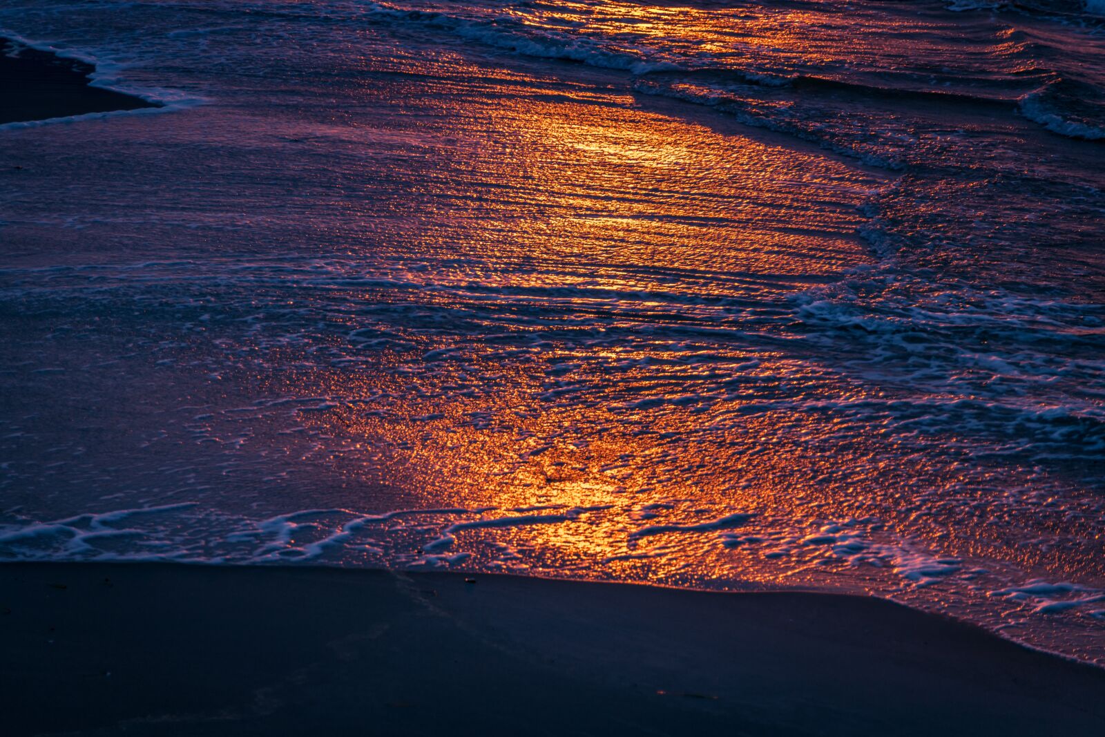 Tamron 28-300mm F3.5-6.3 Di VC PZD sample photo. Water, beach, mirroring photography