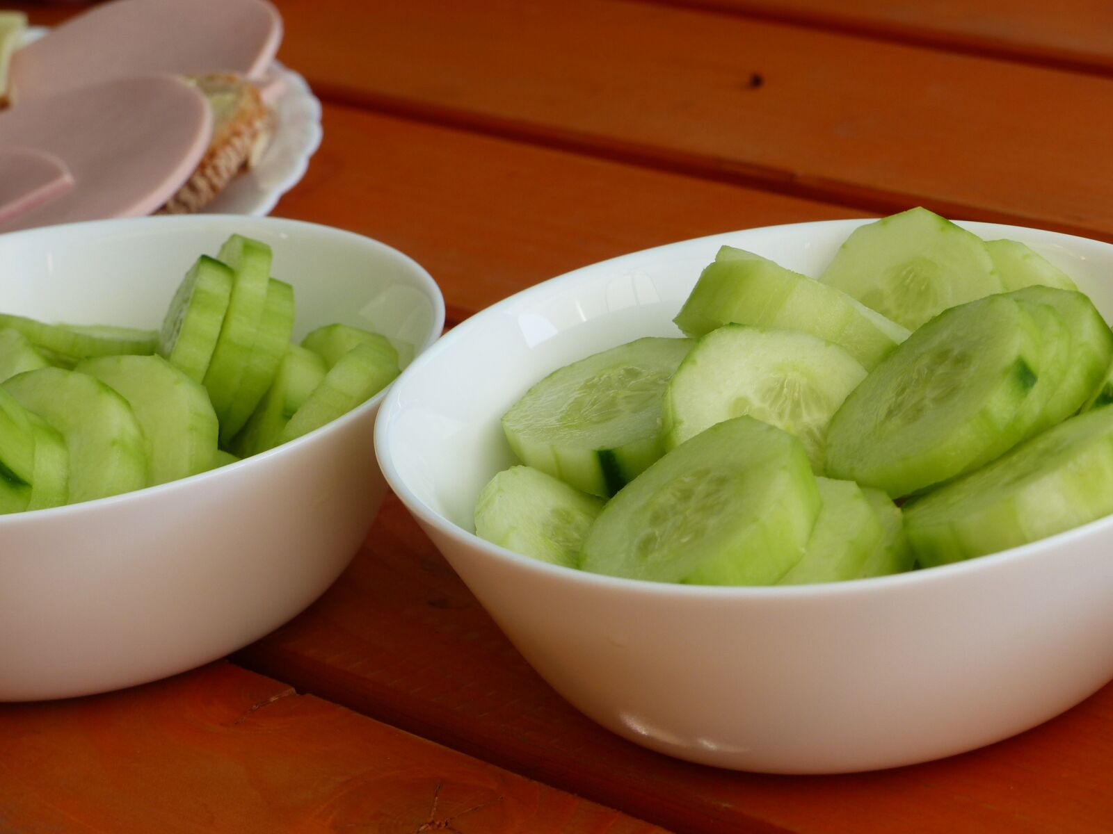 Panasonic Lumix DMC-FZ200 sample photo. Cucumbers, vegetables, healthy photography