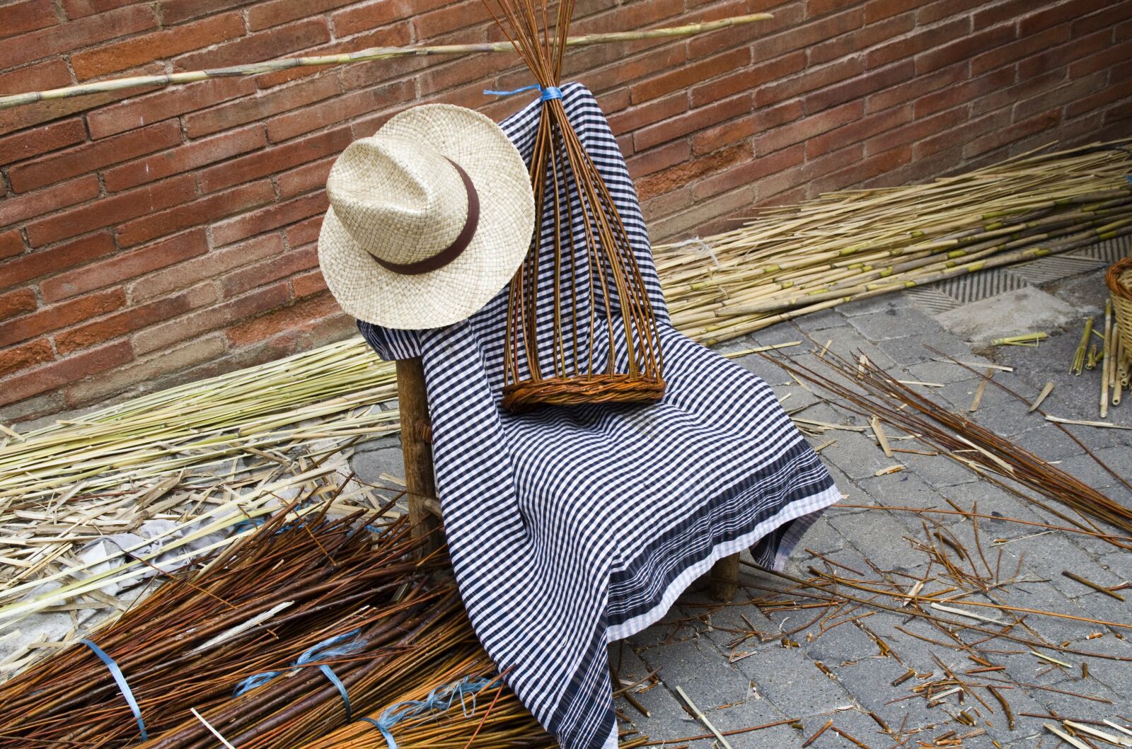 Pentax K-30 sample photo. Wood, rustic, old photography