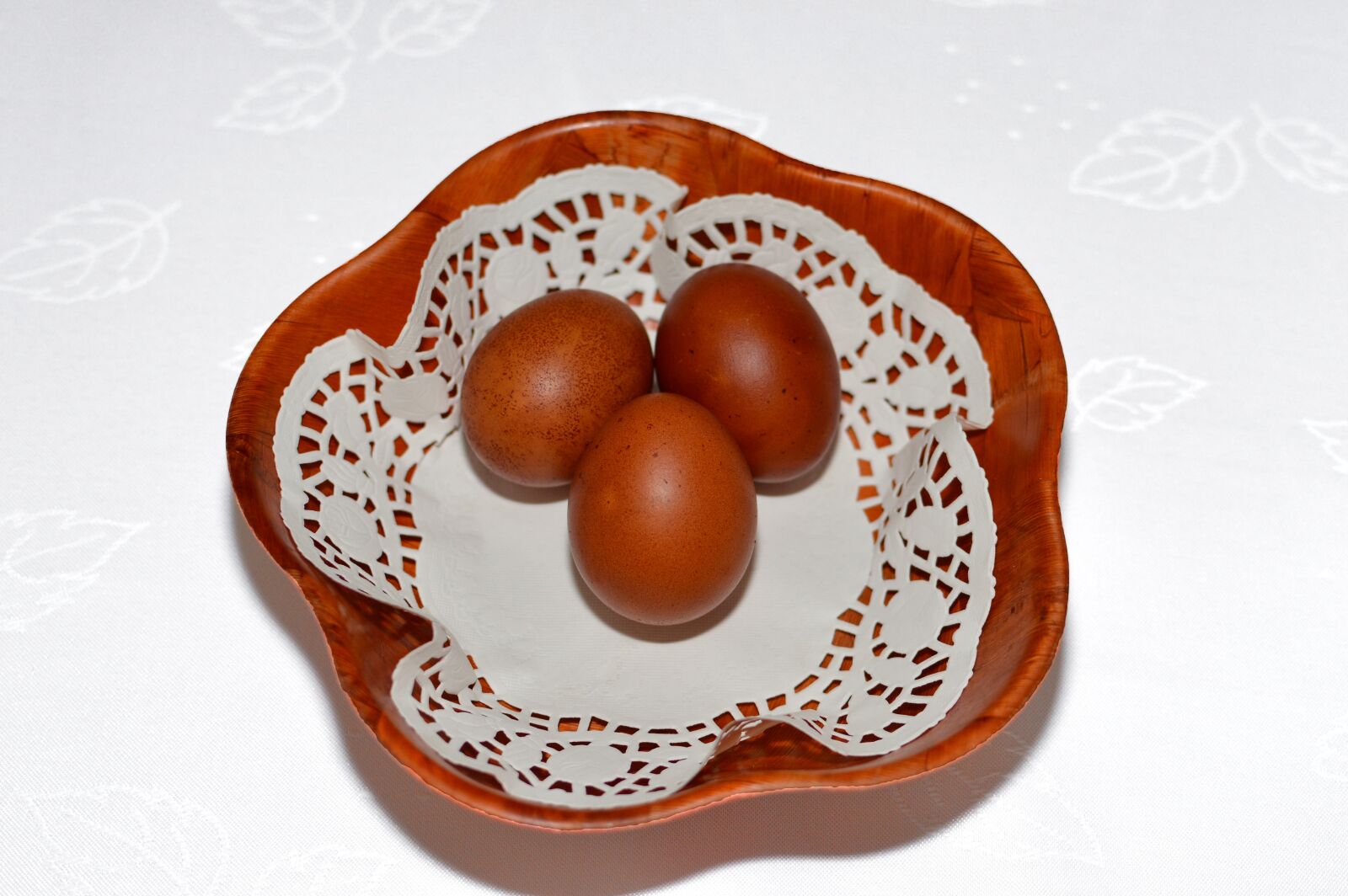 Nikon D3200 sample photo. Painted eggs, bowl, the photography