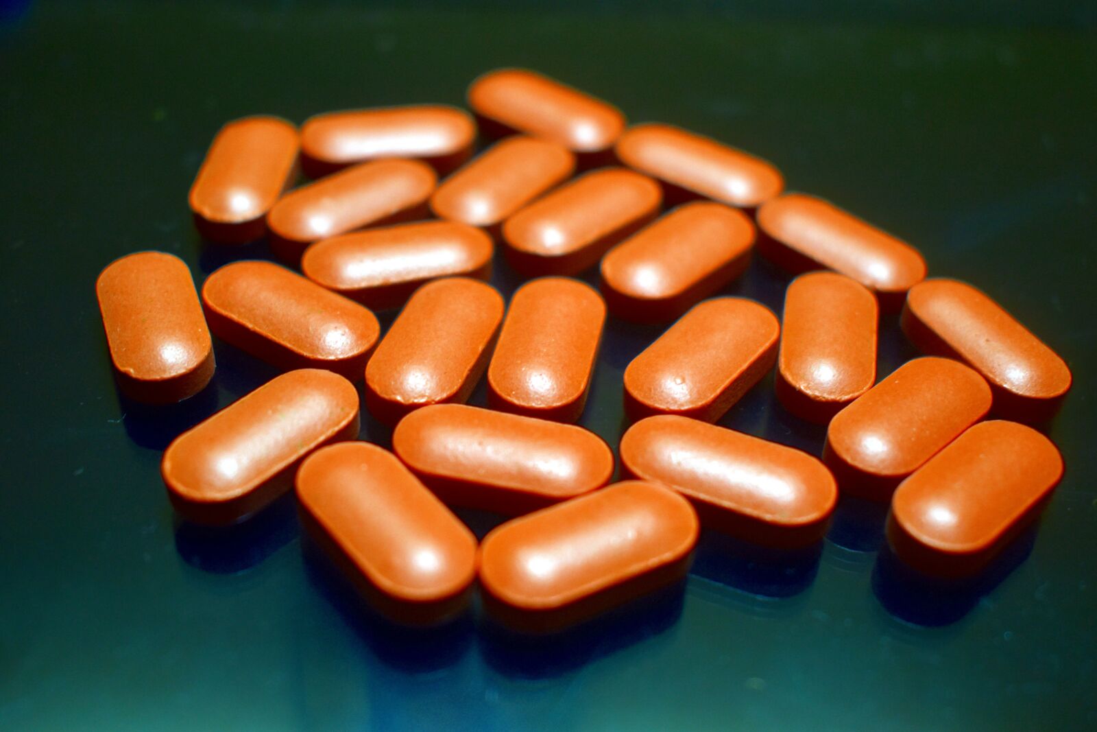 Nikon D5600 sample photo. Tablets, medicines, pills photography