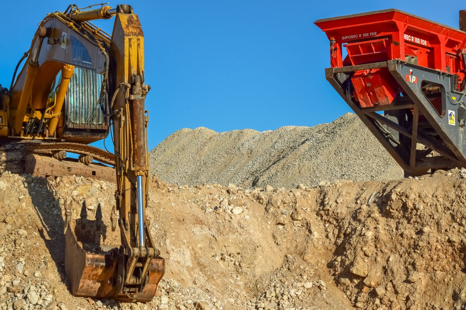 Nikon D3300 sample photo. Digger, crusher, heavy machine photography