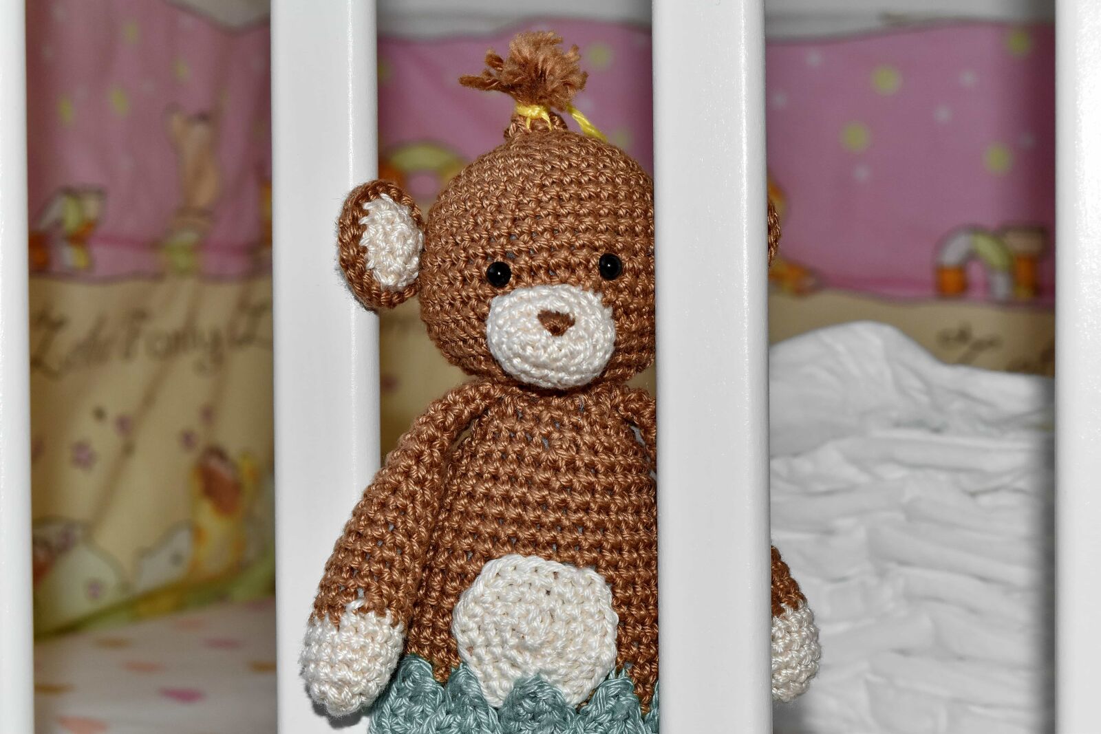 Nikon D5500 sample photo. Baby, bed, bedroom, knitwear photography
