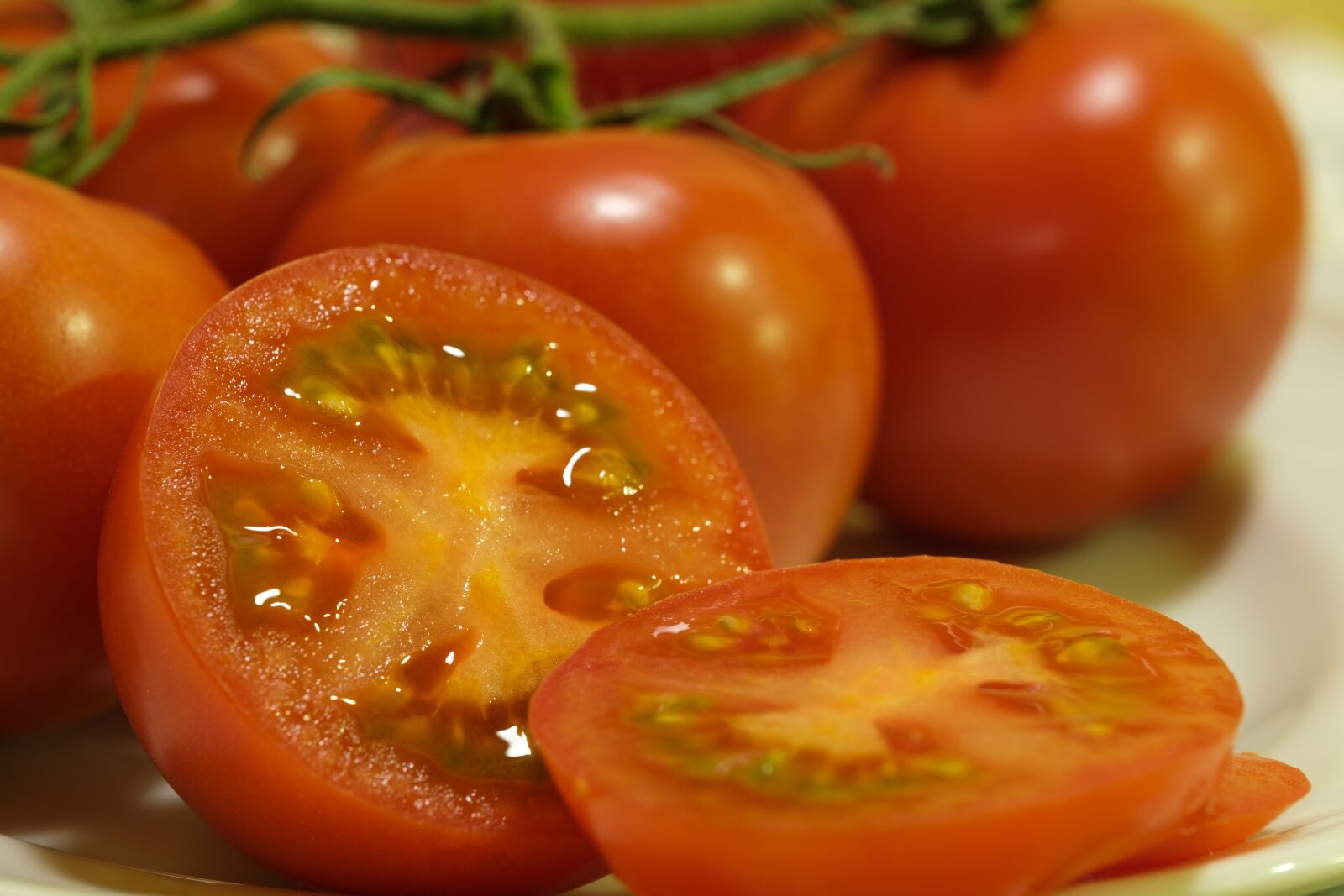 Fujifilm X-T2 + Fujifilm XF 80mm F2.8 R LM OIS WR Macro sample photo. Tomato, vegetables, salad photography