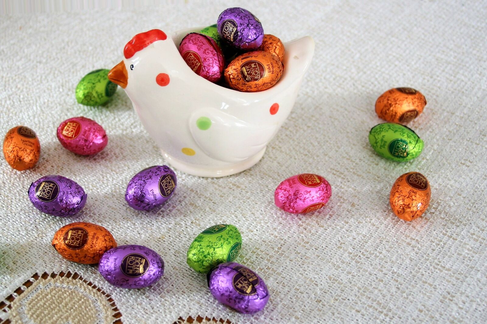 Canon EOS 400D (EOS Digital Rebel XTi / EOS Kiss Digital X) sample photo. Silver, chocolates, eggs photography