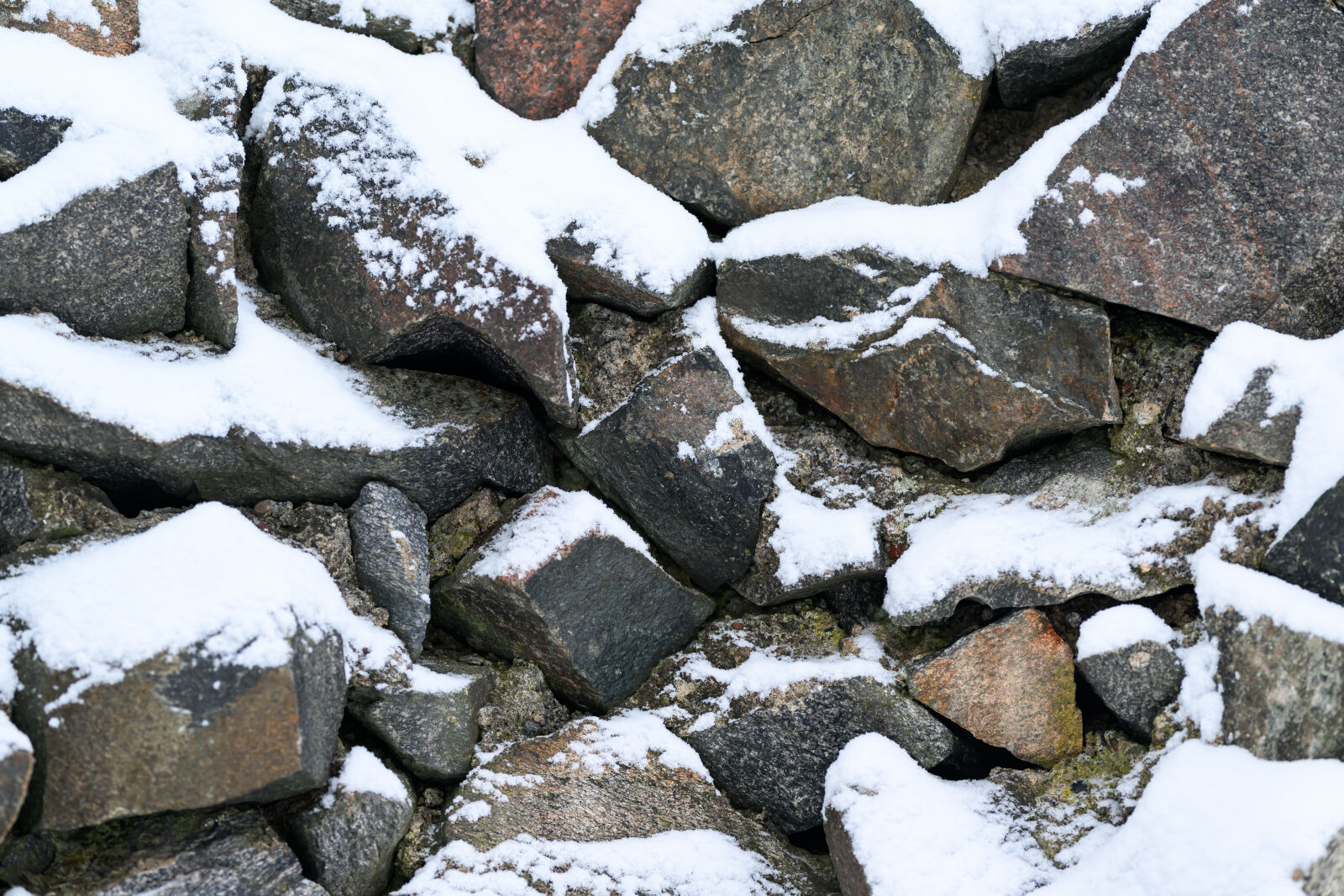 Nikon Z9 sample photo. Snowy rocks photography