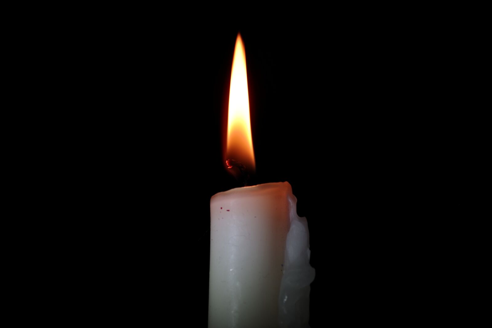 Pentax K-S2 sample photo. Candle, the flame, light photography