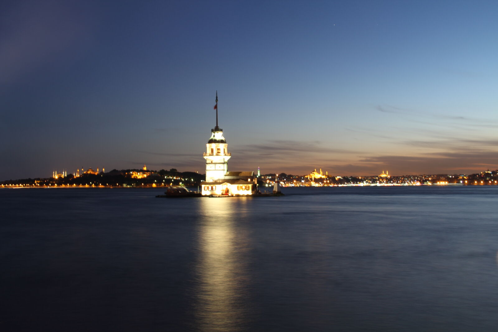 Canon EF-S 18-135mm F3.5-5.6 IS sample photo. Istanbul, maiden, s, tower photography