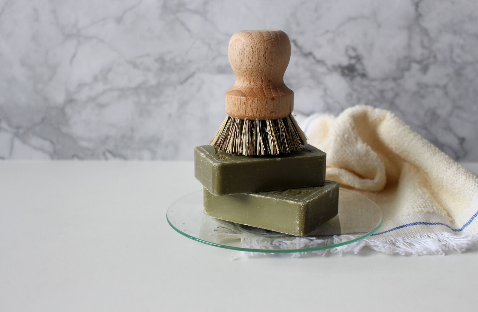 Canon EOS 700D (EOS Rebel T5i / EOS Kiss X7i) sample photo. Soap, bristle, natural brush photography