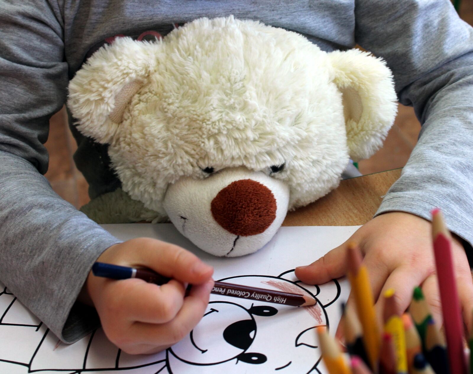 Canon EOS 1200D (EOS Rebel T5 / EOS Kiss X70 / EOS Hi) sample photo. Child, figure, crayons photography