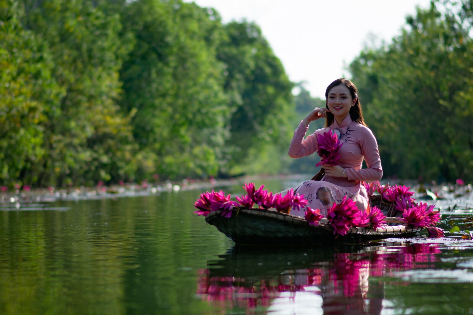 Nikon D7100 sample photo. Girl, cute, gun rose photography