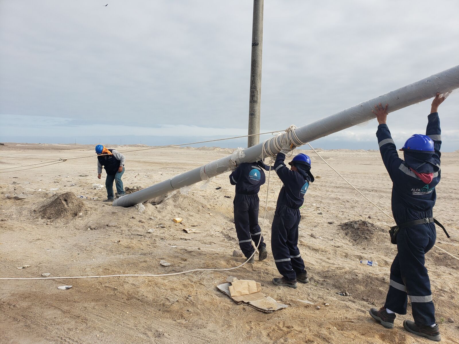 Samsung Galaxy Note9 sample photo. Telecommunications, posts, crane photography