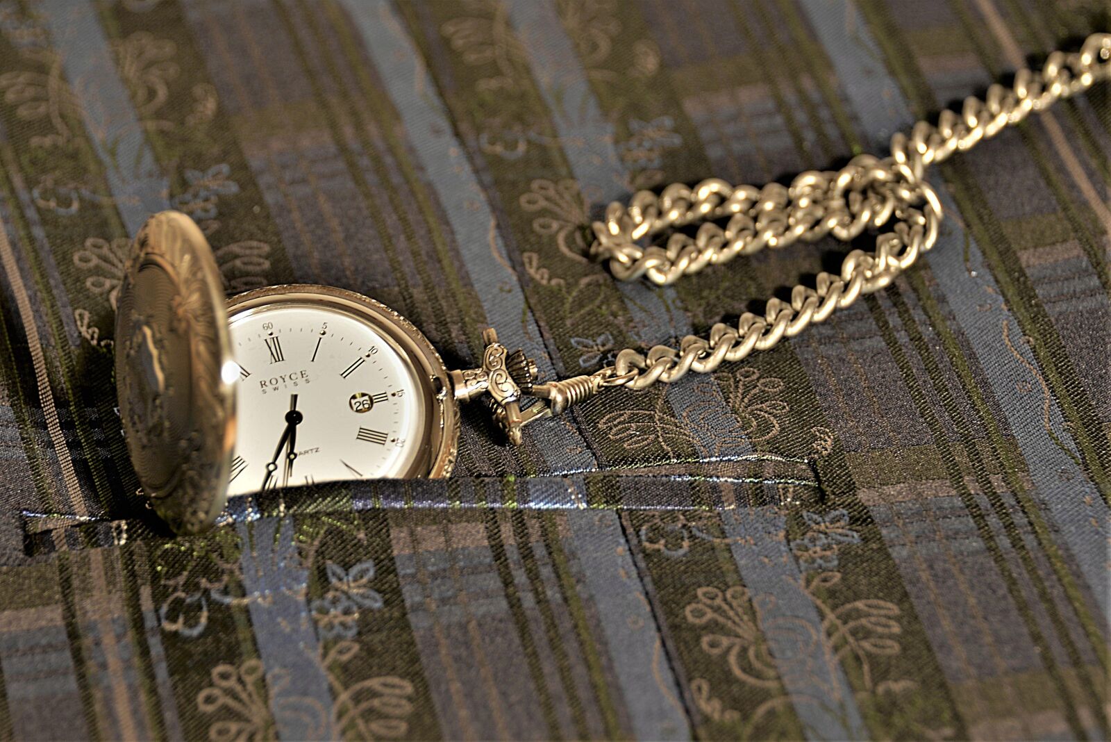 Nikon D610 sample photo. Pocket watch, jump deckeluhr photography