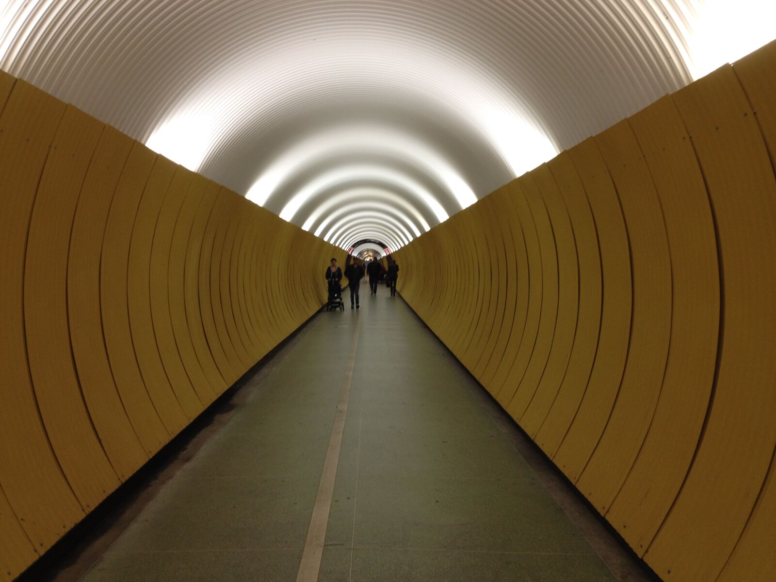 iPhone 4S back camera 4.28mm f/2.4 sample photo. Olof, palme, tunnel photography