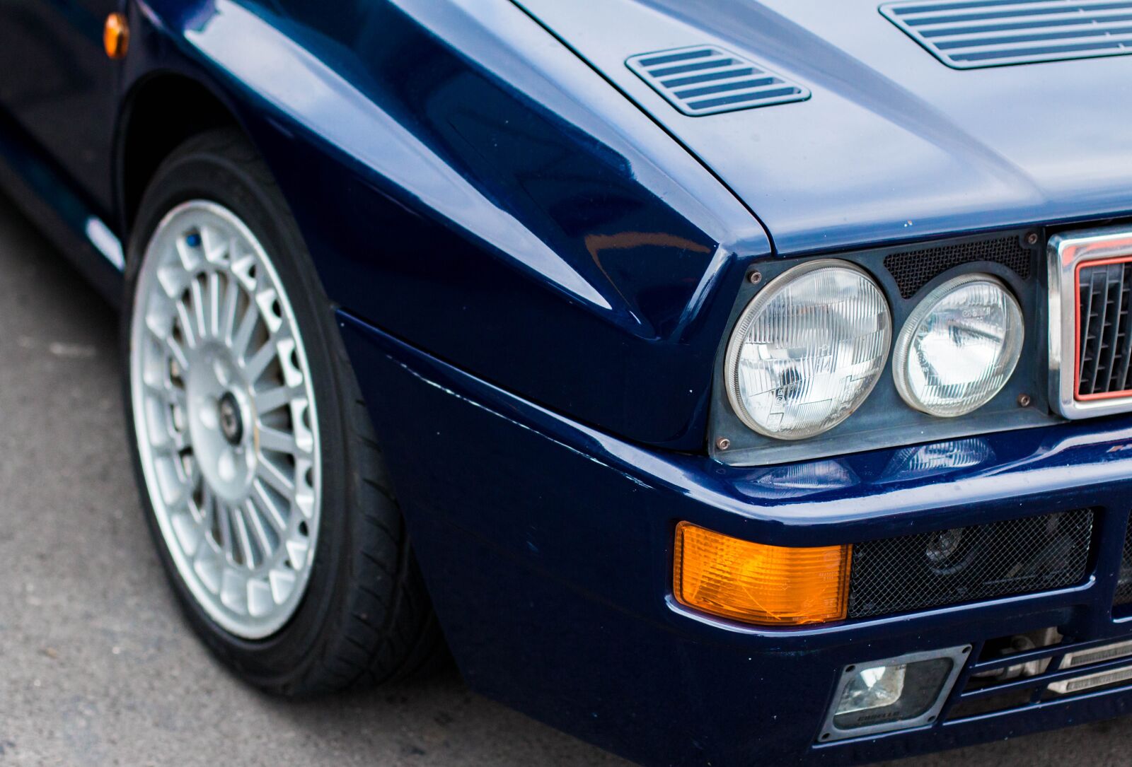 Canon EOS 70D + Canon EF 50mm F1.4 USM sample photo. Car, design, auto photography
