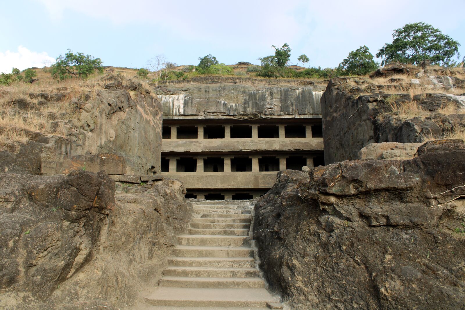 Canon EOS 2000D (EOS Rebel T7 / EOS Kiss X90 / EOS 1500D) sample photo. Ellora cave, spirituality, structure photography
