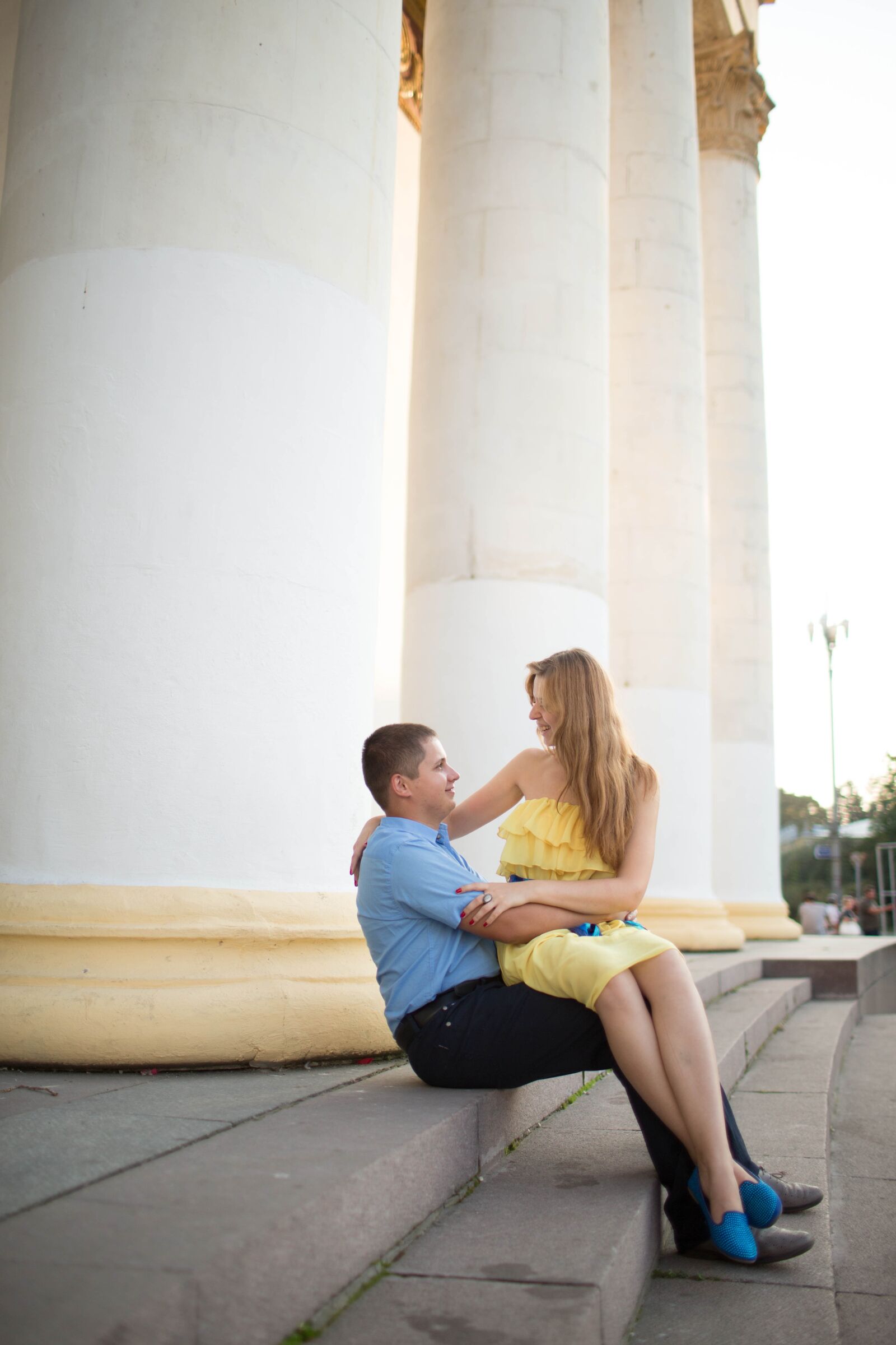 Canon EOS 5D Mark III + Canon EF 35mm F1.4L USM sample photo. Couple, columns, stairs photography