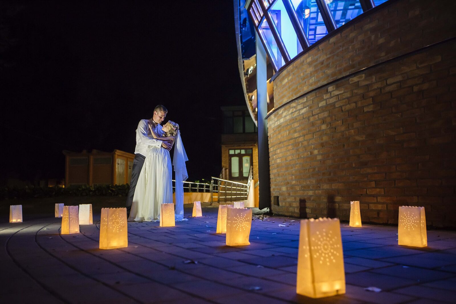 Canon EF 16-35mm F2.8L II USM sample photo. Dance, nightlife, groom, bride photography