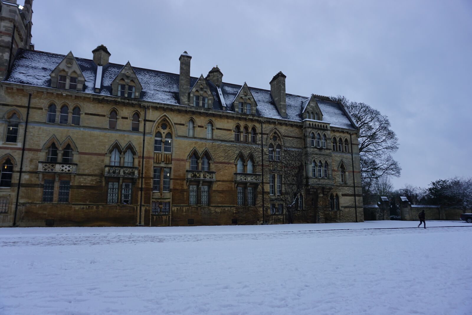 Sony E 16-50mm F3.5-5.6 PZ OSS sample photo. Oxford, snow, college photography