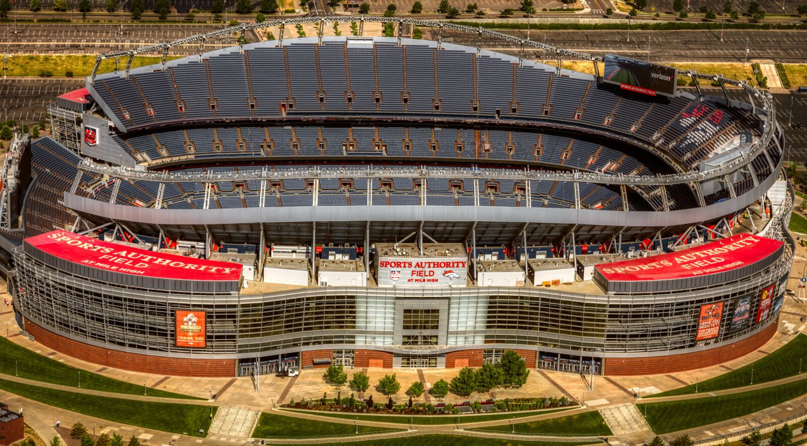 Canon EOS 5DS R + Canon EF 24-105mm F4L IS USM sample photo. Mile high stadium, football photography