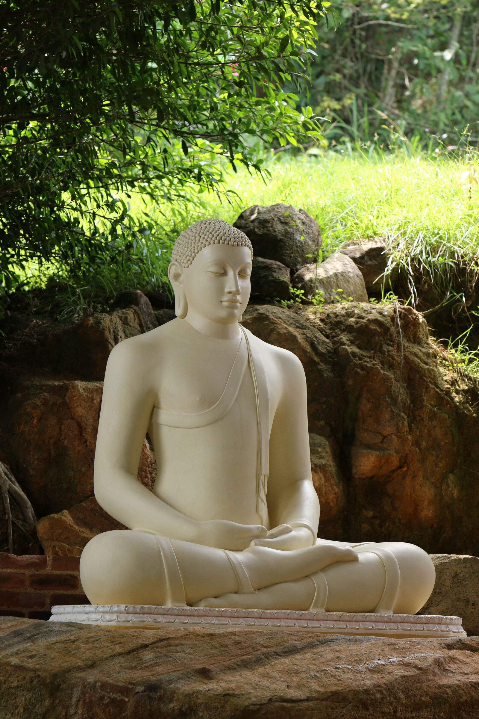 Canon EOS 70D sample photo. Sculpture, stone, people photography