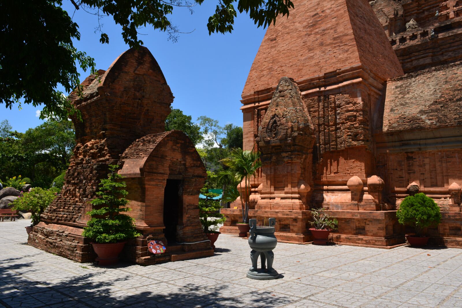 Nikon D5200 sample photo. Cham, po nagar, temple photography