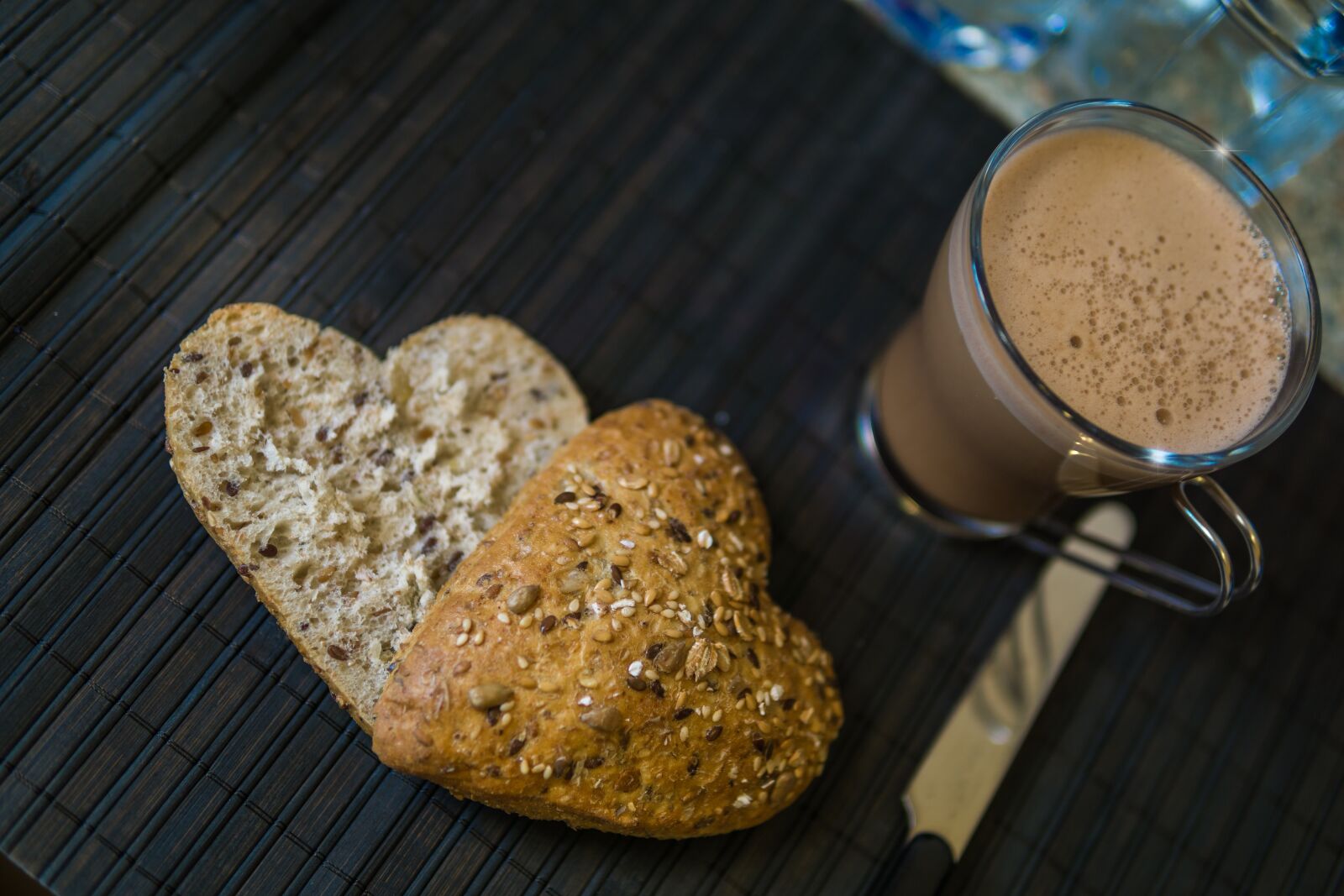 30mm F1.4 DC DN | Contemporary 016 sample photo. Roll, knife, coffee photography