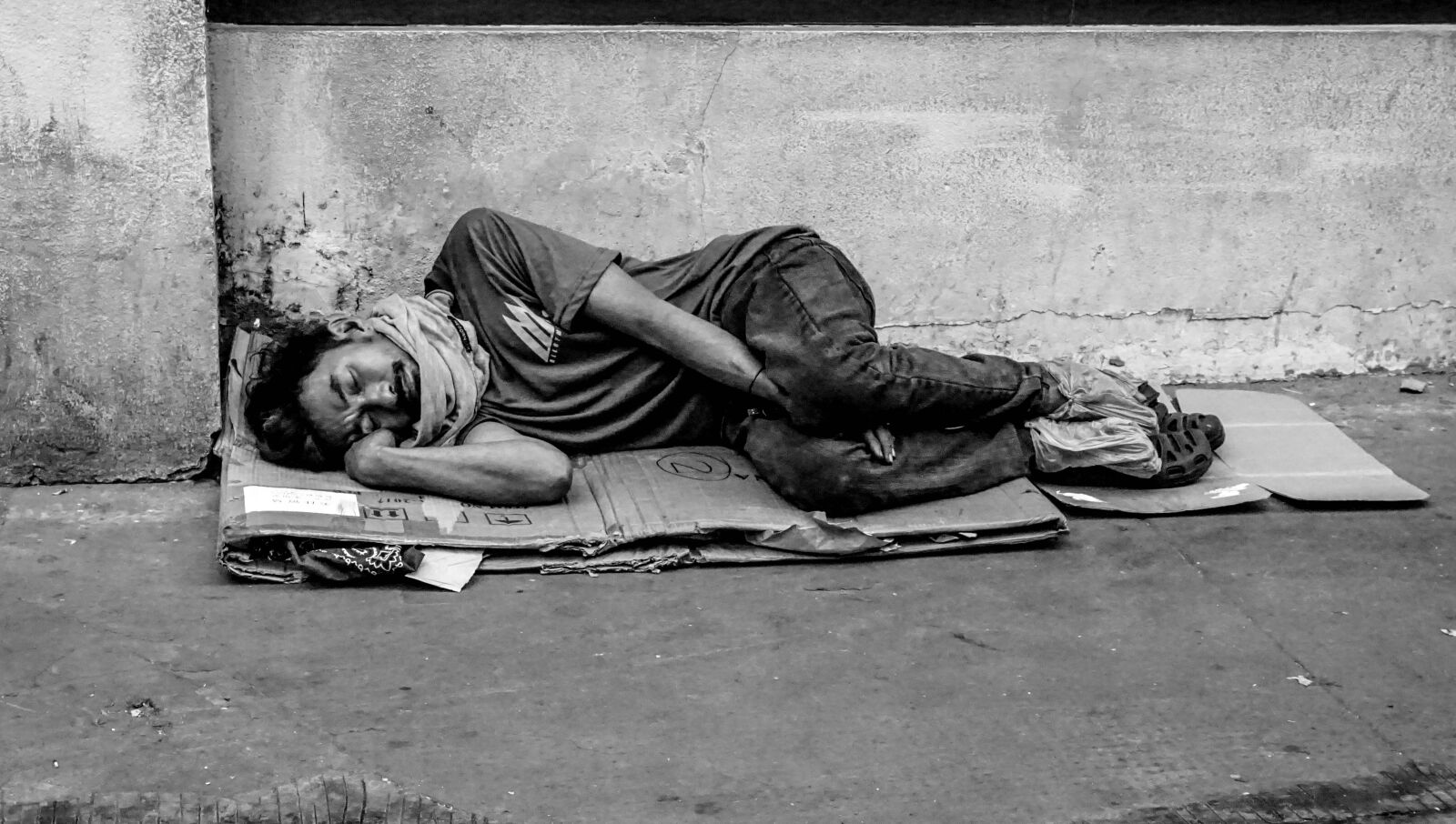 Sony Alpha a5000 (ILCE 5000) sample photo. People, street, art photography