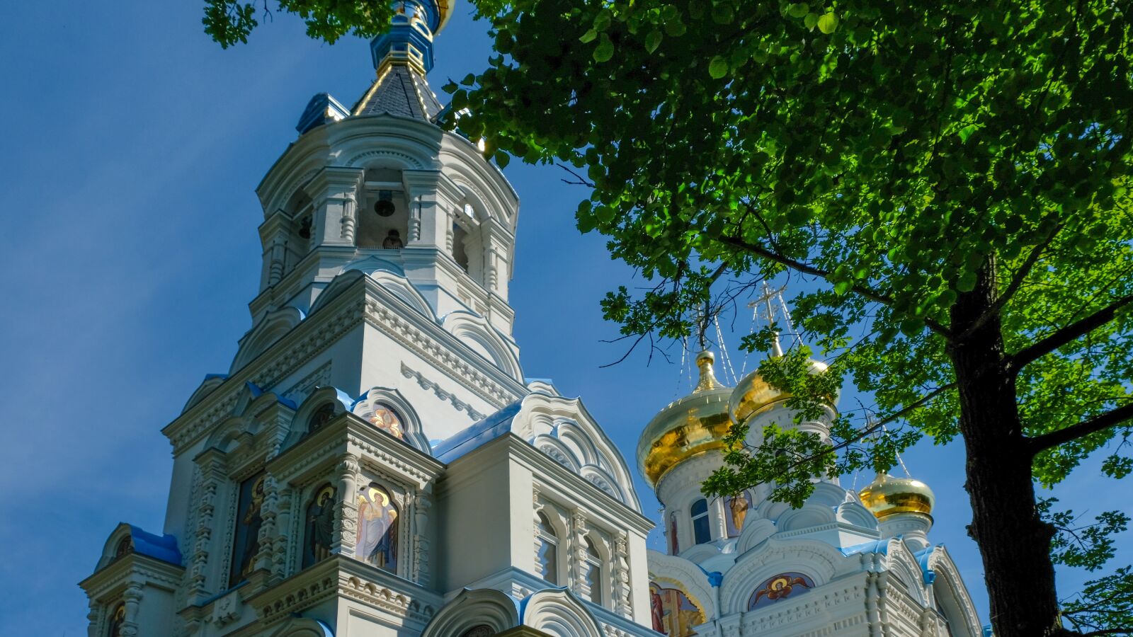 Fujifilm XF 18-55mm F2.8-4 R LM OIS sample photo. Karlovy vary, russian orthodox photography