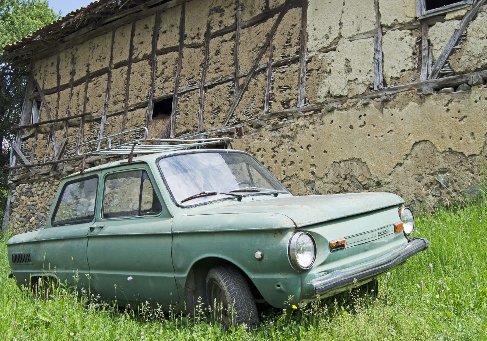Nikon D5100 sample photo. Soviet car, ukraine, vintage photography