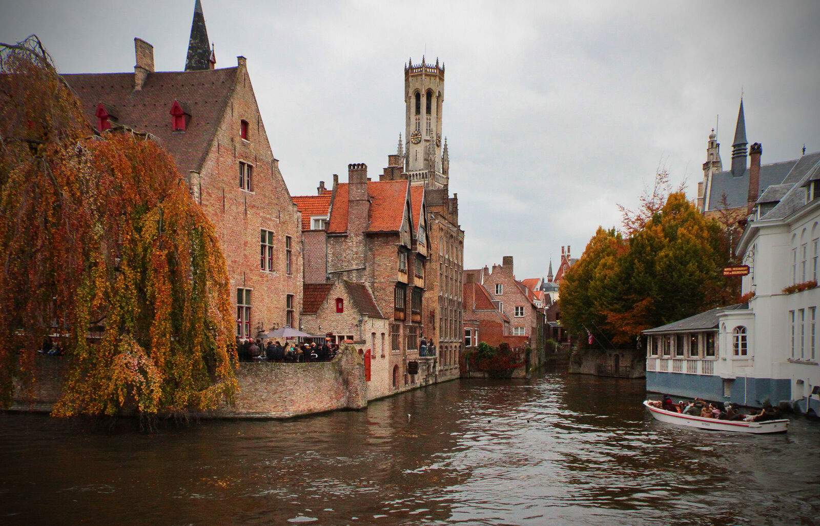 Canon EOS 7D + Canon EF-S 17-85mm F4-5.6 IS USM sample photo. Architecture, belgium, boat, bruges photography