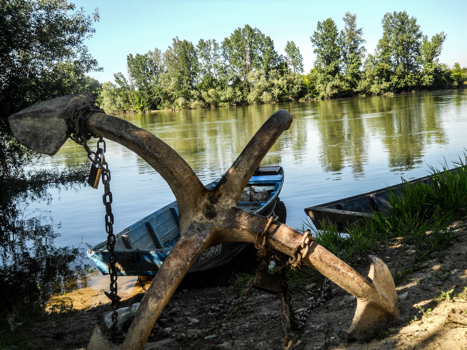 Nikon Coolpix L22 sample photo. Anchor, boats, nature, river photography
