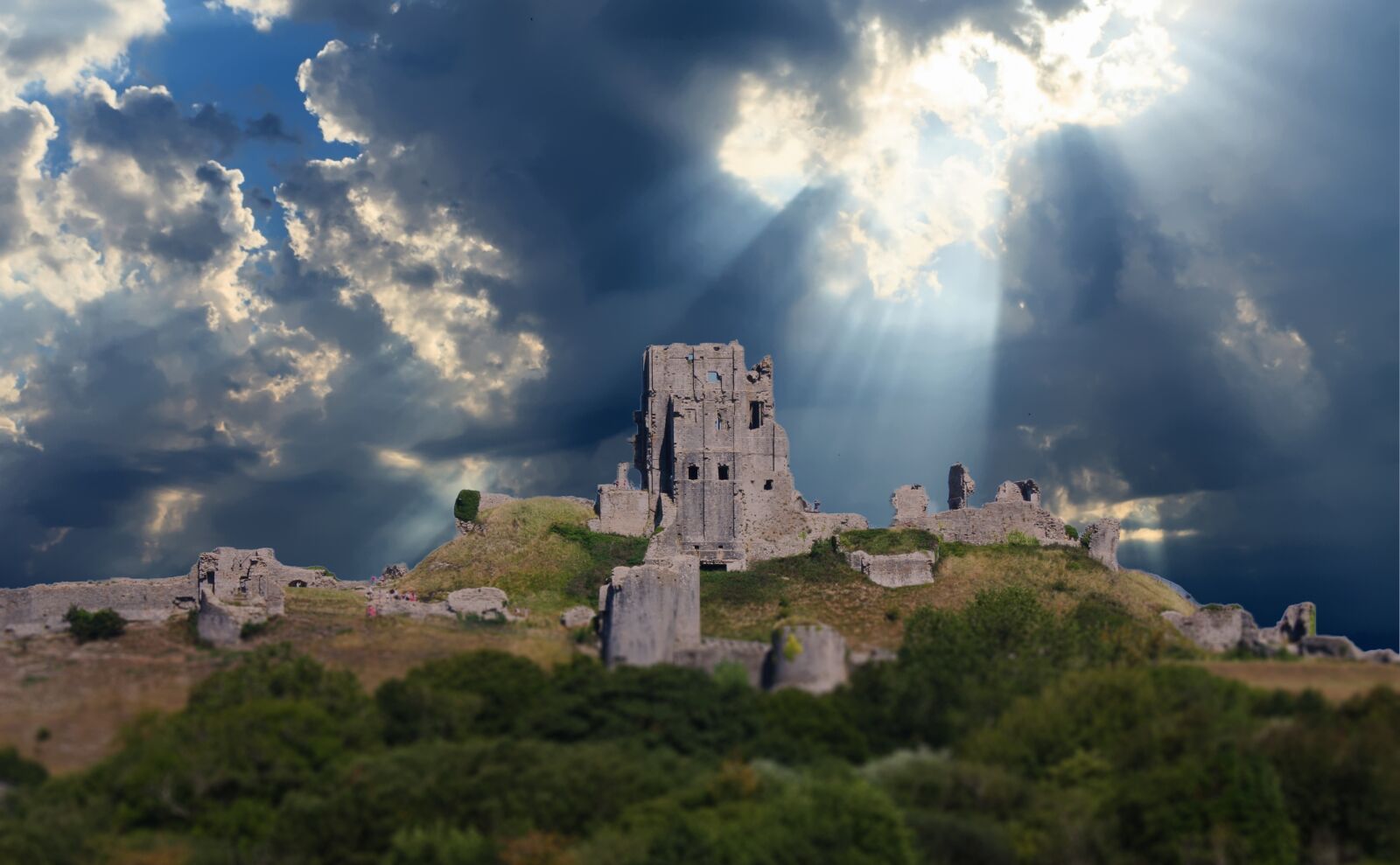 Canon EOS 450D (EOS Rebel XSi / EOS Kiss X2) sample photo. Castle, god rays, ancient photography