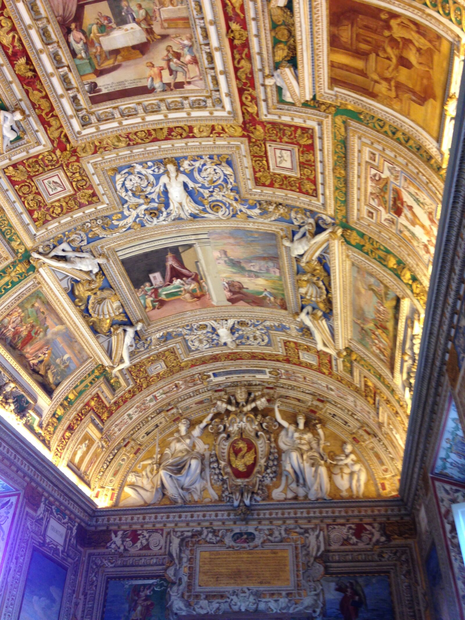 iPhone 5 back camera 4.12mm f/2.4 sample photo. Art, italy, rome, vatican photography