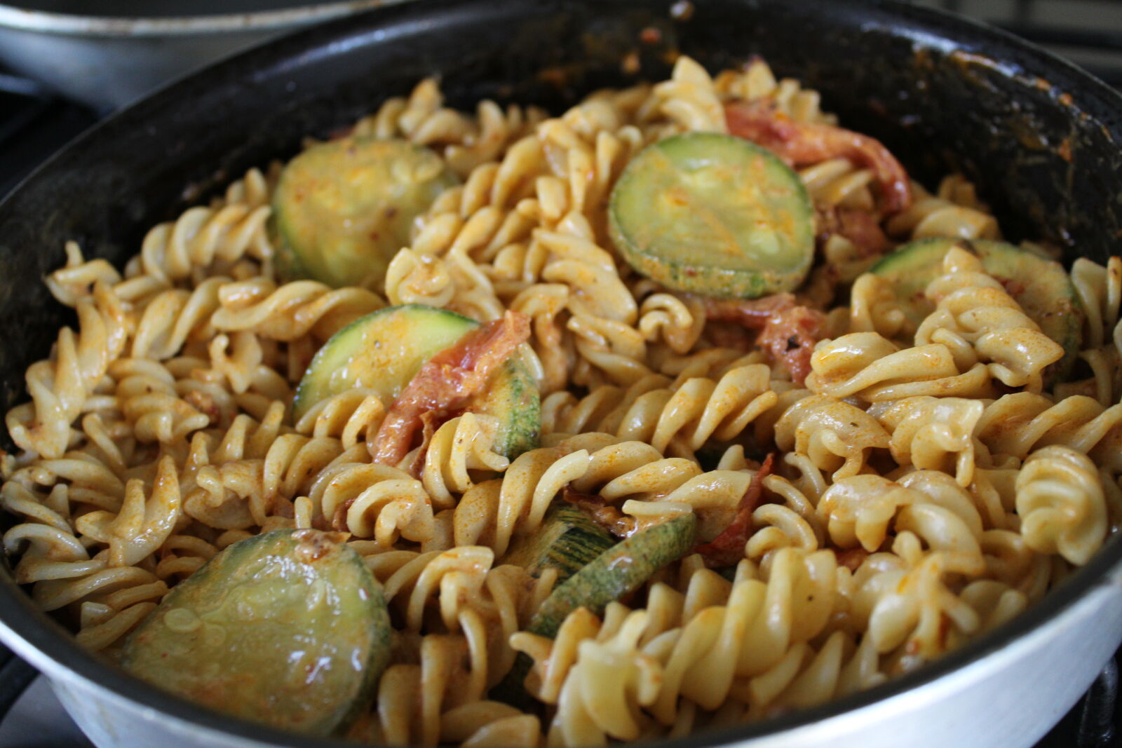 Canon EOS 1200D (EOS Rebel T5 / EOS Kiss X70 / EOS Hi) sample photo. Cooking, creamy, pasta, food photography