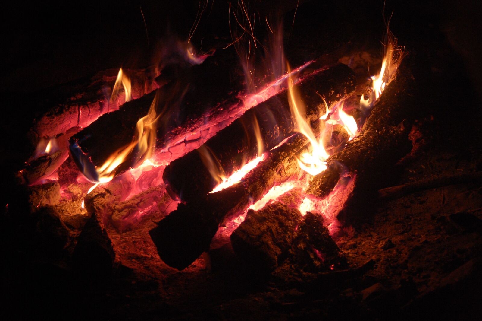 Nikon D40 sample photo. Campfire, camping, fire photography