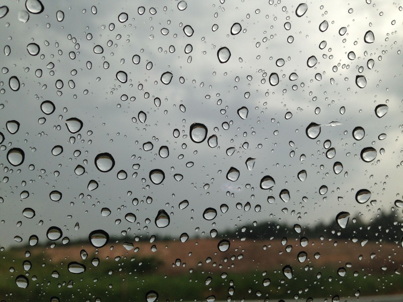 iPhone 5c back camera 4.12mm f/2.4 sample photo. Rain, sky, drops photography