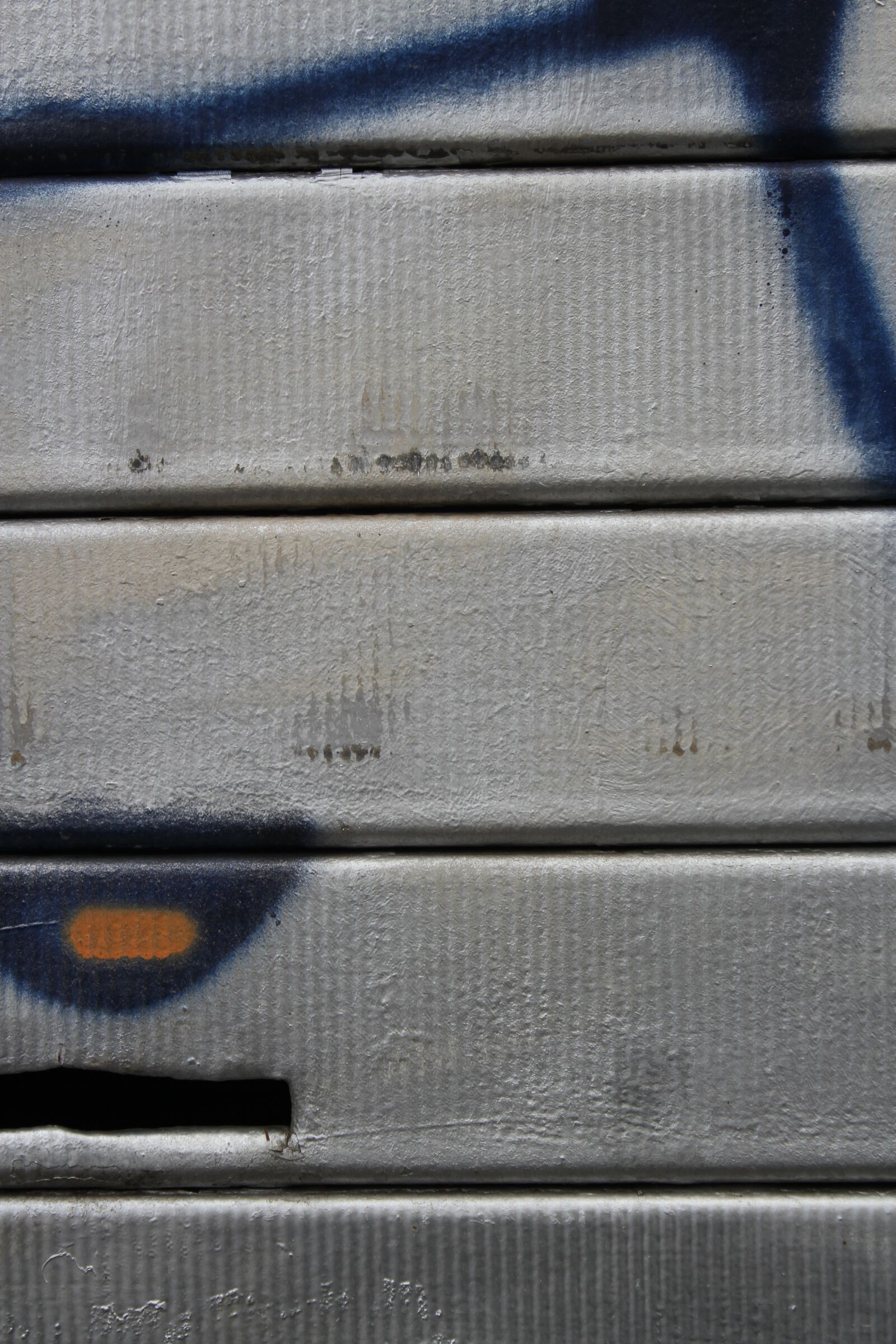 Canon EOS 550D (EOS Rebel T2i / EOS Kiss X4) sample photo. Irons, gate, metal photography