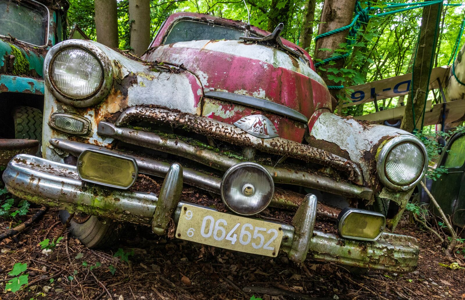 Canon EOS 80D sample photo. Auto, car cemetery, historically photography