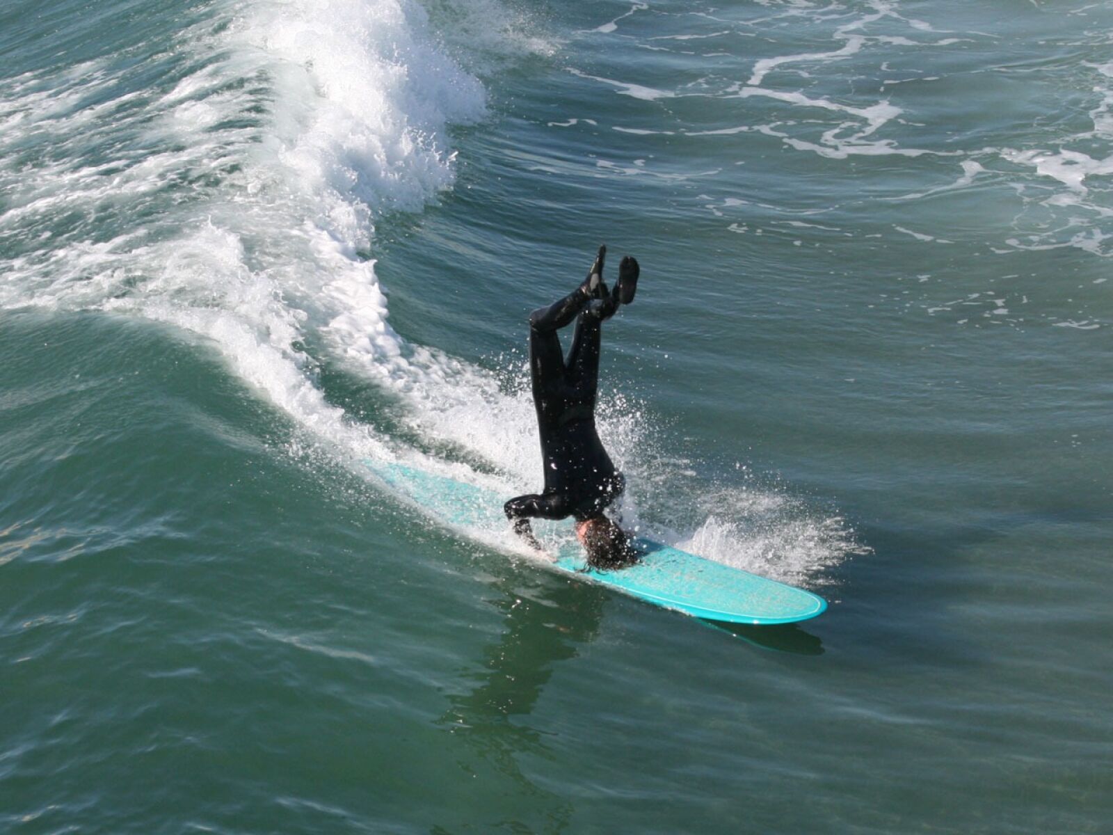 Canon EOS 400D (EOS Digital Rebel XTi / EOS Kiss Digital X) sample photo. Surfer, surfing, huntington photography
