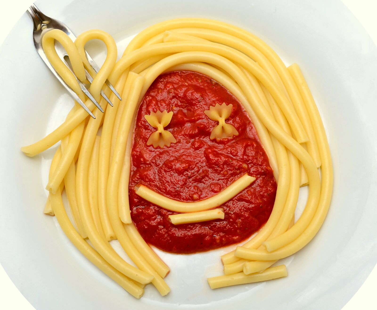 Nikon D5100 sample photo. Macaroni, bolognese, pasta photography