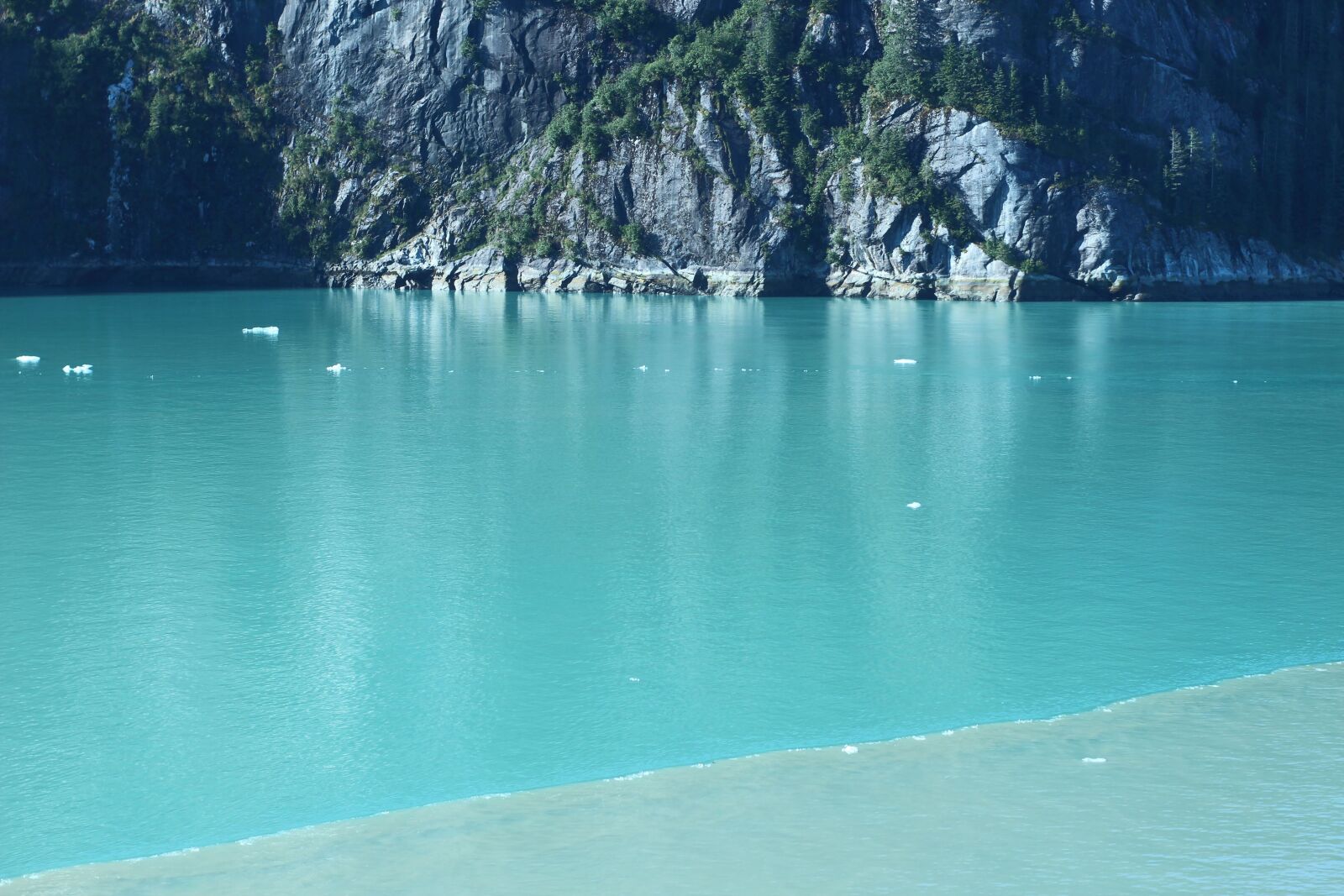 Canon EOS 700D (EOS Rebel T5i / EOS Kiss X7i) sample photo. Blue water, glacier, alaska photography