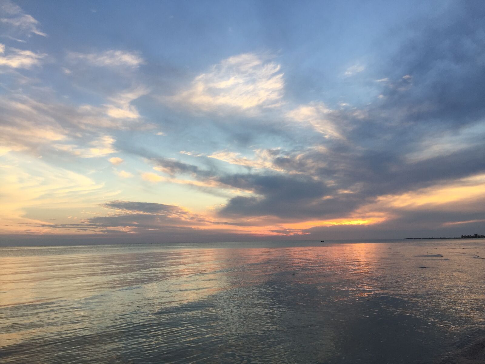 iPhone 6 Plus back camera 4.15mm f/2.2 sample photo. Beach, clouds, sunset photography