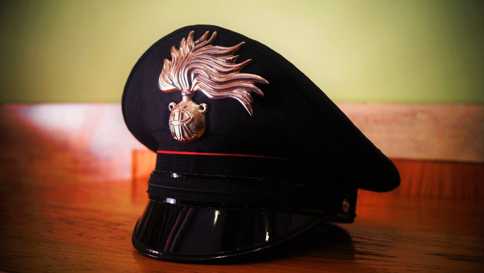 Sony DT 18-55mm F3.5-5.6 SAM II sample photo. Flame, italian army, police photography