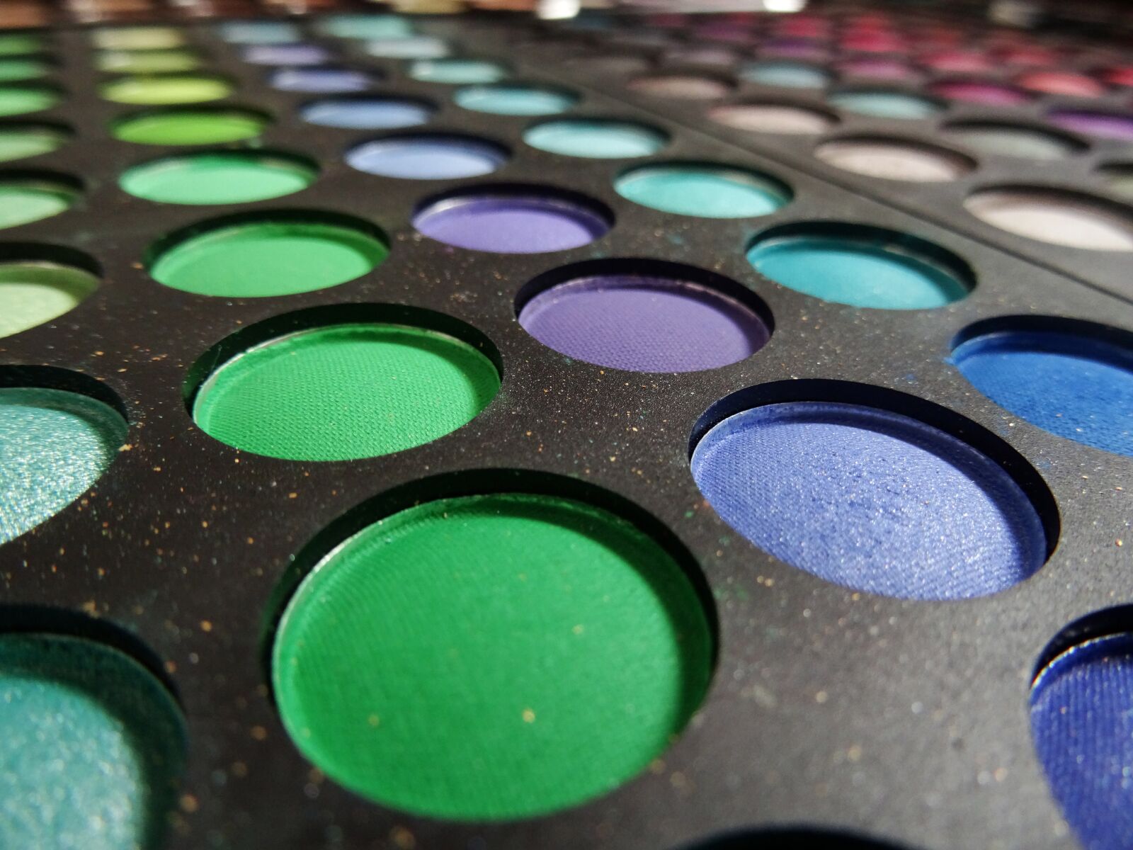 Sony DSC-HX50 sample photo. Makeup, eye shadow, shadow photography