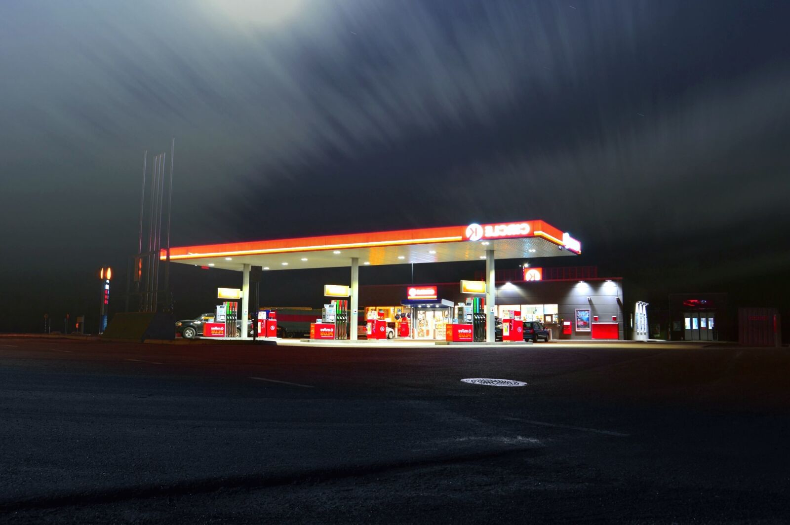 Nikon D3200 sample photo. Road, store, transportation, gas photography