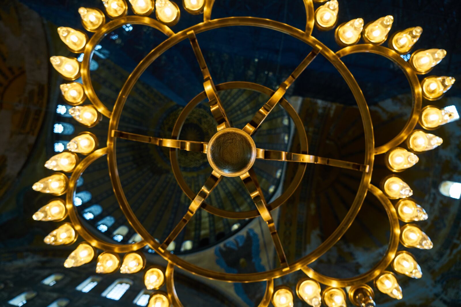 Sony a7R II sample photo. Light, chandelier, lamp photography