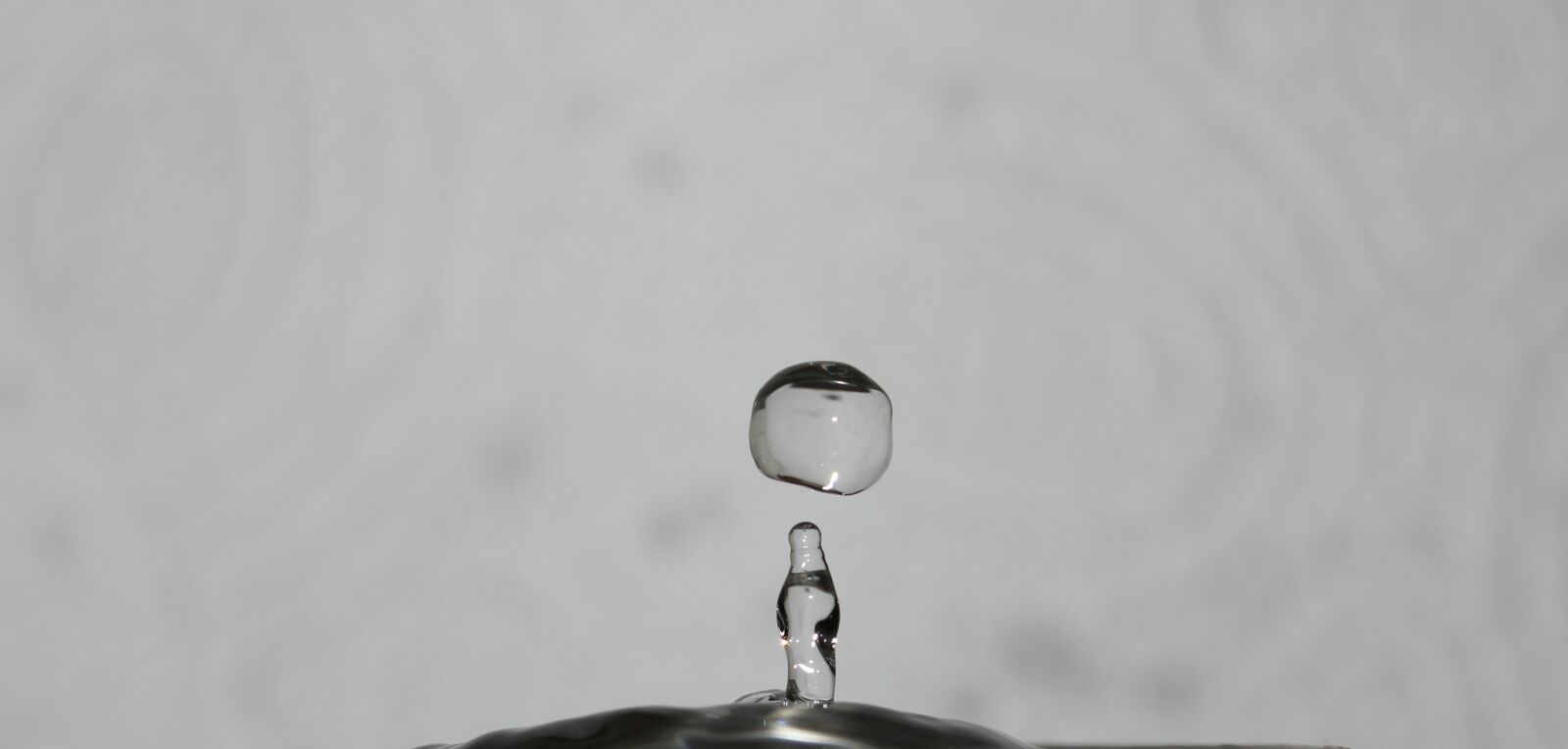Canon EOS 550D (EOS Rebel T2i / EOS Kiss X4) sample photo. Water, drop, spetters photography