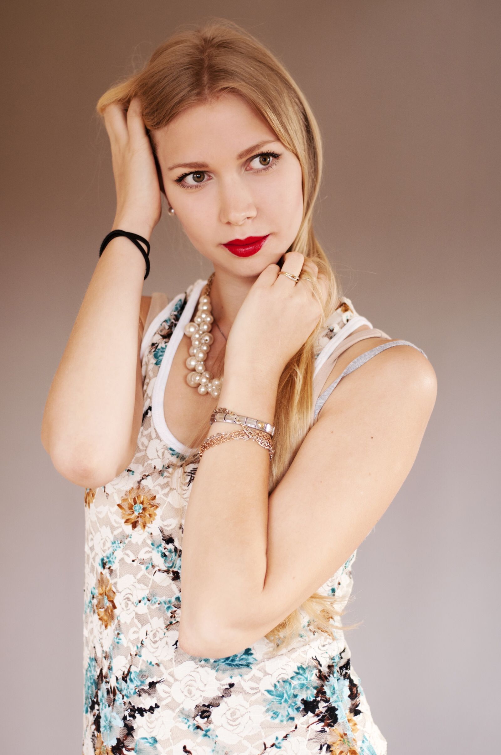 Nikon D5000 sample photo. Woman, fashion, young photography